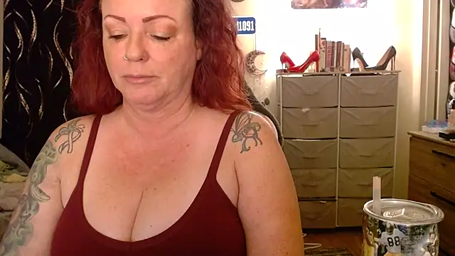 Nikkimastersgirl1091 online show from November 3, 3:13 pm