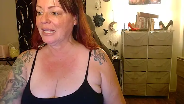 Snapshot of Nikkimastersgirl1091 chatting on April 19, 11:51 pm Nikkimastersgirl1091 online show from April 19, 11:51 pm