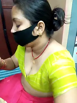 Snapshot of Manjudear chatting on July 4, 5:57 am Manjudear online show from July 4, 5:57 am