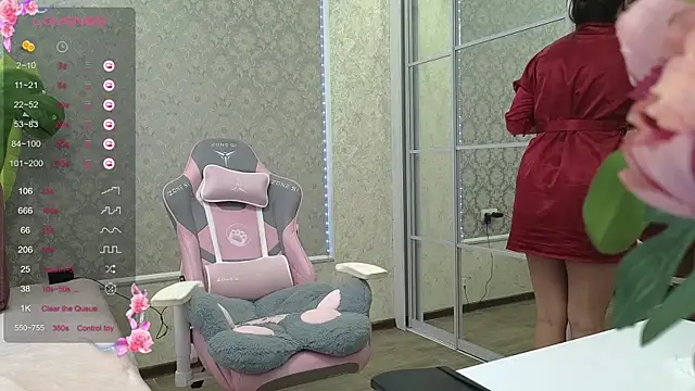 -DIVORA- online show from October 26, 7:25 am