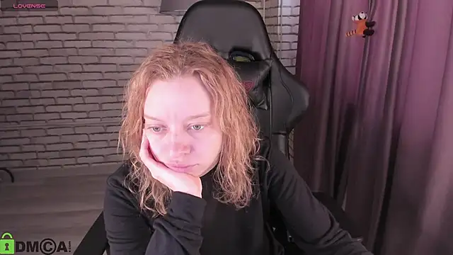 Michelle Blond online show from February 26, 7:07 am