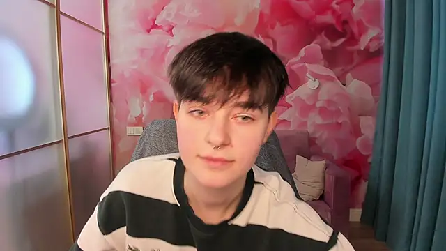 EmiliaYours online show from December 27, 9:50 am