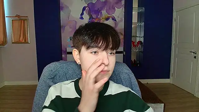 EmiliaYours online show from December 30, 12:31 pm