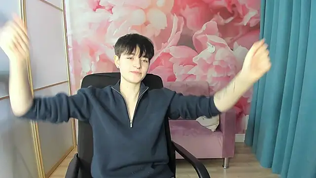 EmiliaYours online show from January 4, 3:39 pm