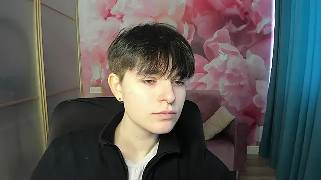 EmiliaYours online show from January 5, 1:04 pm