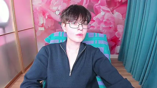 EmiliaYours online show from January 26, 4:20 pm