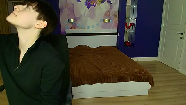 EmiliaYours online show from January 28, 5:03 pm