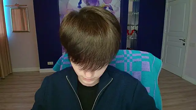 EmiliaYours online show from February 4, 12:44 pm