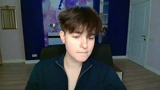 EmiliaYours online show from February 22, 4:40 pm