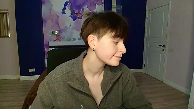 EmiliaYours online show from February 24, 1:31 pm