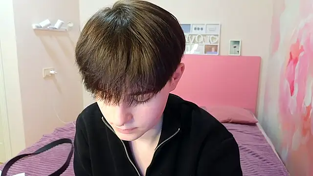 EmiliaYours online show from February 28, 4:31 pm