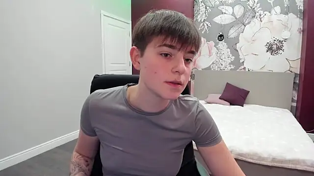 EmiliaYours online show from October 21, 2:07 pm