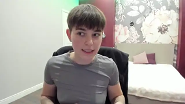 EmiliaYours online show from November 7, 2:17 pm