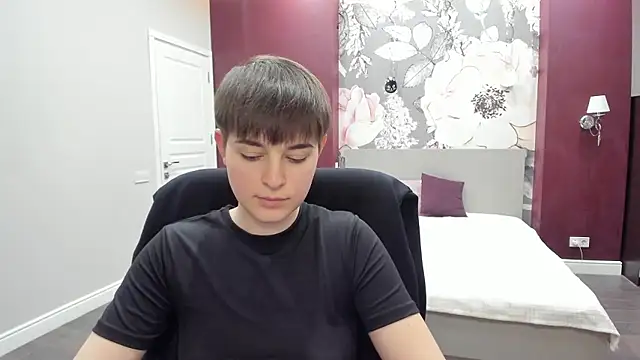 EmiliaYours online show from January 13, 3:39 pm