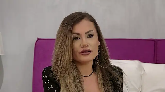 CelineHuddson online show from December 31, 8:45 pm