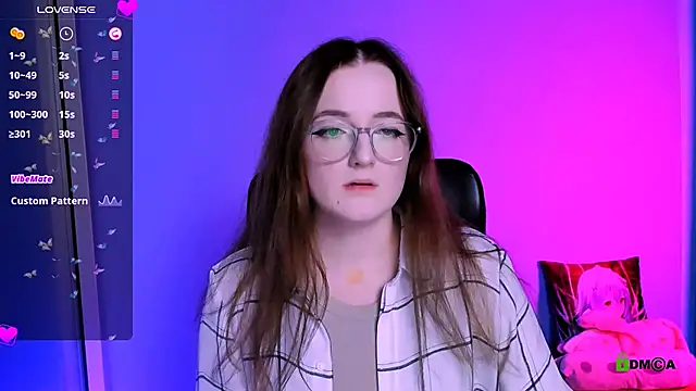 luna berryy online show from November 25, 8:20 pm