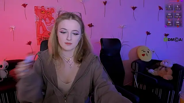 Snapshot of luna_berryy chatting on March 21, 8:23 pm luna berryy online show from March 21, 8:23 pm