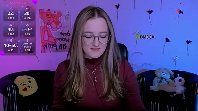 luna berryy online show from April 28, 7:41 pm