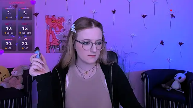 luna berryy online show from May 2, 8:14 pm