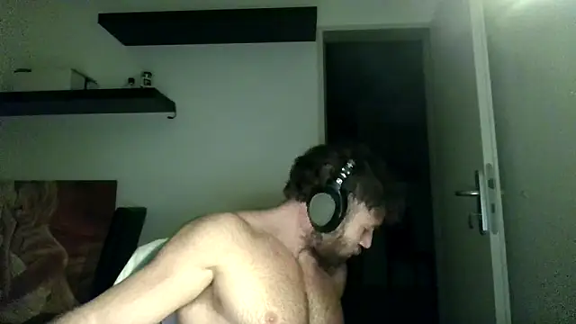 alpha-hunk online show from October 3, 6:49 pm