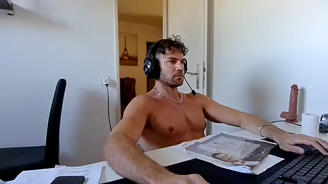 alpha-hunk online show from April 8, 1:33 pm