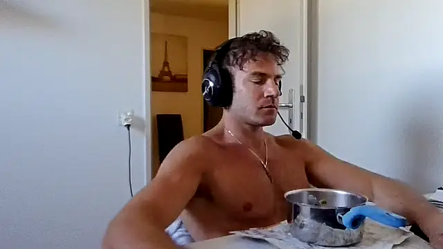 alpha-hunk online show from April 24, 1:46 pm
