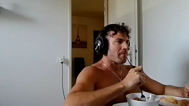 alpha-hunk online show from April 27, 2:04 pm