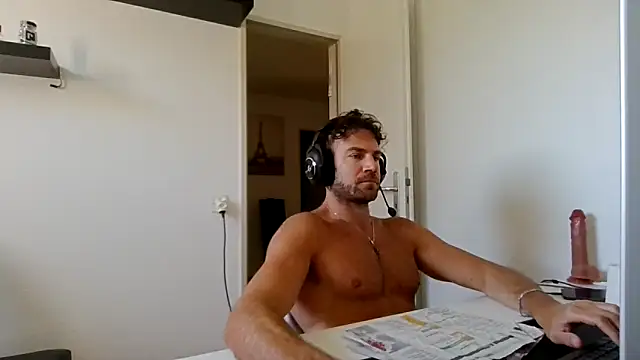 alpha-hunk online show from May 9, 9:14 am