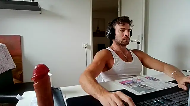 alpha-hunk online show from May 11, 9:15 am
