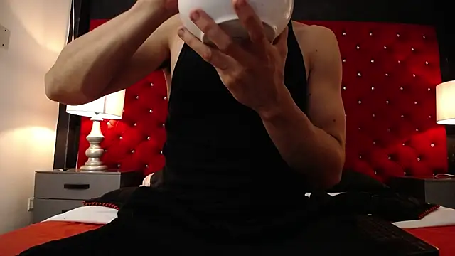 Sr Magnus  online show from February 26, 7:40 am