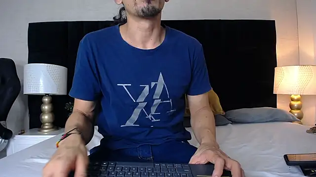 Sr Magnus  online show from March 21, 9:25 am