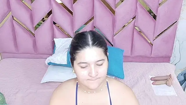 Snapshot of collegepawglovedaddy chatting on November 9, 12:14 pm collegepawglovedaddy online show from November 9, 12:14 pm