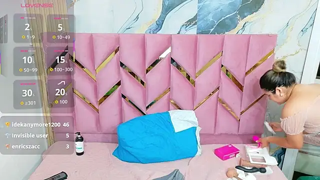 Snapshot of collegepawglovedaddy chatting on November 10, 12:31 am collegepawglovedaddy online show from November 10, 12:31 am