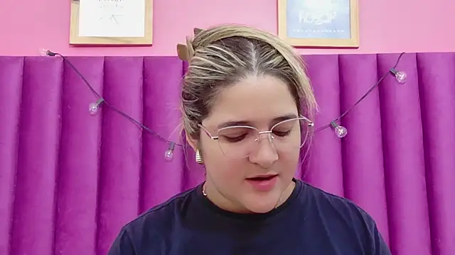 Snapshot of collegepawglovedaddy chatting on November 29, 7:39 pm collegepawglovedaddy online show from November 29, 7:39 pm