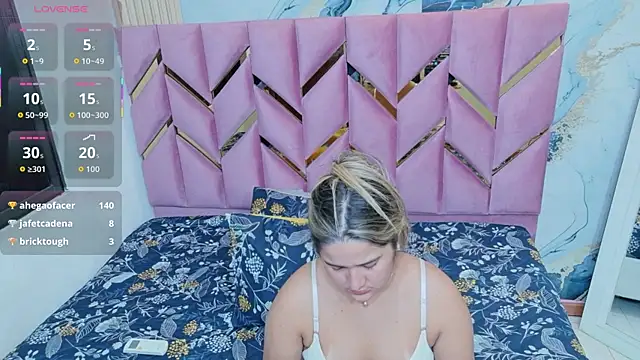 Snapshot of collegepawglovedaddy chatting on November 30, 7:40 pm collegepawglovedaddy online show from November 30, 7:40 pm