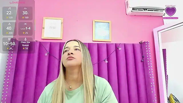 Snapshot of collegepawglovedaddy chatting on December 2, 7:31 pm collegepawglovedaddy online show from December 2, 7:31 pm