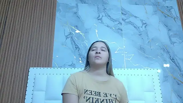 Snapshot of collegepawglovedaddy chatting on January 18, 8:01 pm collegepawglovedaddy online show from January 18, 8:01 pm