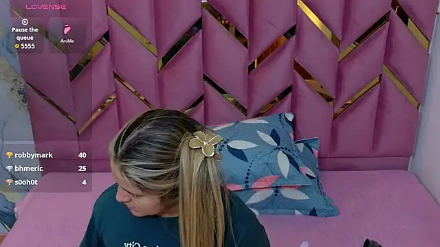 Snapshot of collegepawglovedaddy chatting on March 18, 7:50 pm collegepawglovedaddy online show from March 18, 7:50 pm