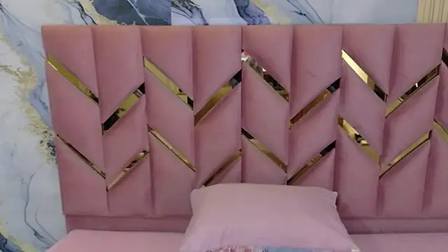 Snapshot of collegepawglovedaddy chatting on March 23, 7:40 pm collegepawglovedaddy online show from March 23, 7:40 pm