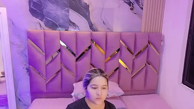 Snapshot of collegepawglovedaddy chatting on March 25, 7:53 pm collegepawglovedaddy online show from March 25, 7:53 pm