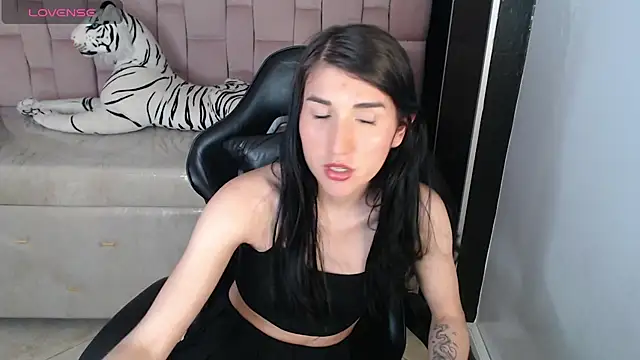 jesi daniels b online show from December 10, 7:43 pm