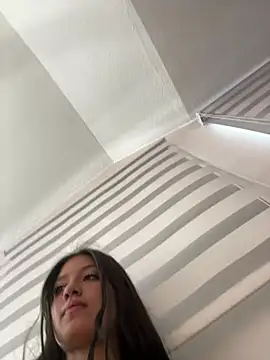 Kyna euphoria online show from February 2, 7:35 pm