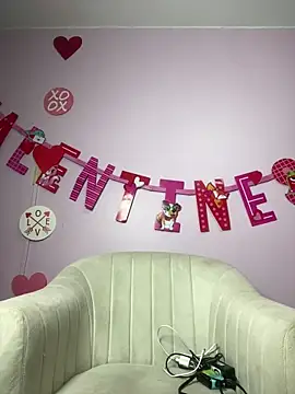 Kyna euphoria online show from February 12, 9:01 pm