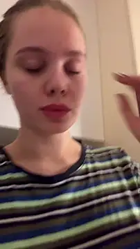 Snapshot of SIlviaBeyt chatting on March 20, 7:52 pm SIlviaBeyt online show from March 20, 7:52 pm