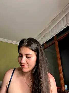 Snapshot of aurora_divine chatting on September 22, 11:40 pm aurora divine online show from September 22, 11:40 pm