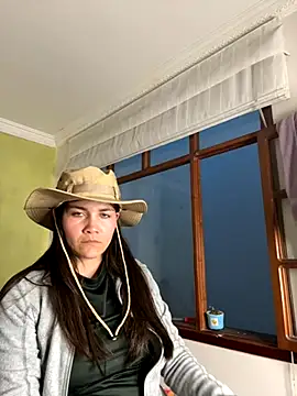 Snapshot of aurora_divine chatting on September 26, 10:47 pm aurora divine online show from September 26, 10:47 pm