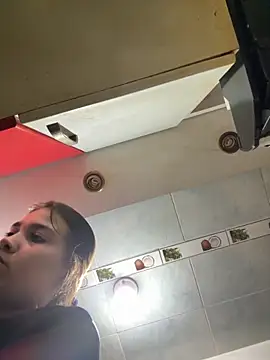 Snapshot of aurora_divine chatting on October 1, 10:49 pm aurora divine online show from October 1, 10:49 pm