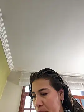 Snapshot of aurora_divine chatting on October 19, 1:12 pm aurora divine online show from October 19, 1:12 pm