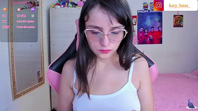 Snapshot of Lucyy-hess chatting on July 28, 8:52 pm Lucyy-hess online show from July 28, 8:52 pm