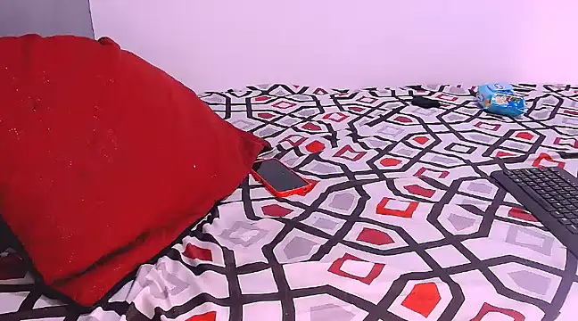 bubble red online show from February 6, 7:18 pm